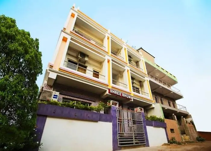 Goroomgo Shree Bhumi Puri
