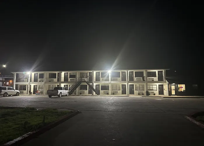 Eagle Inn Gun Barrel City
