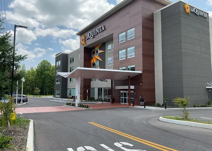 La Quinta Inn & Suites By Wyndham Manchester - Arnold Afb