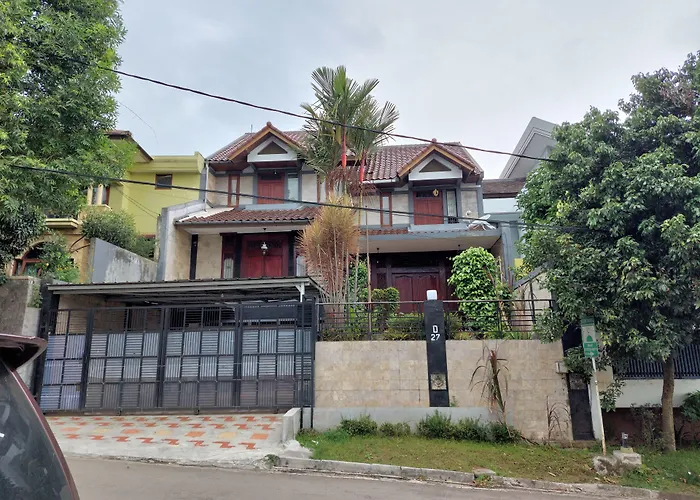 Dewi House Pondok Hijau Parongpong Bandung 1