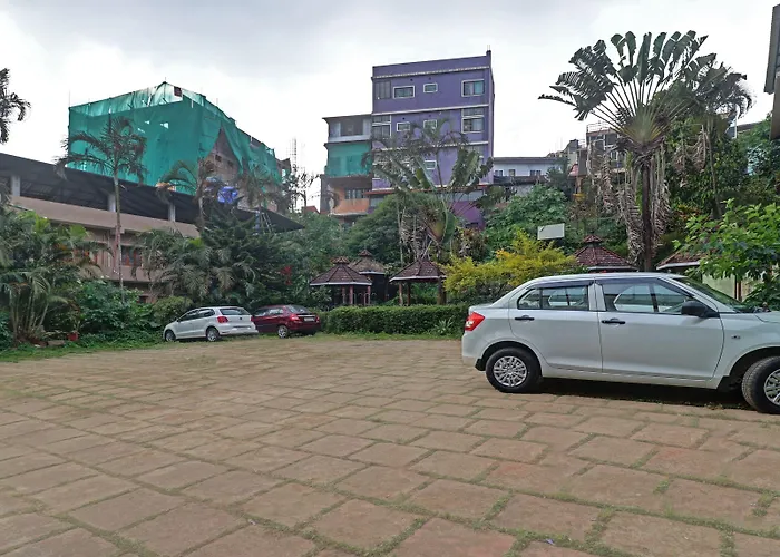 Itsy Hotels Hill Town, 500 Mtrs From Madikeri Fort