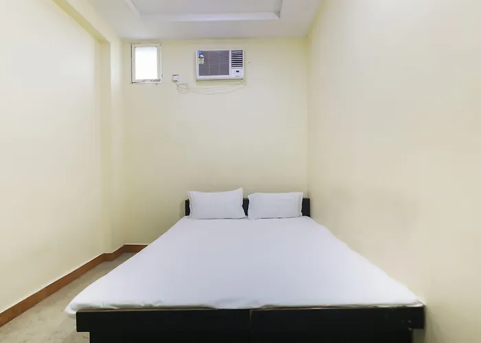 Spot On 48832 Balaji Parisar Hotel Ujjain