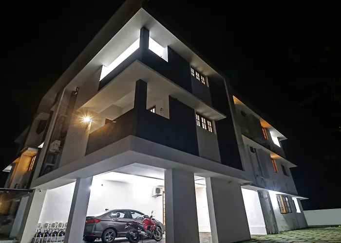 Itsy Hotels Palm Grove By D2V Kochi