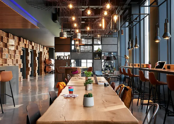 Hotel Moxy Edinburgh Fountainbridge