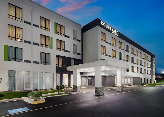 Courtyard By Marriott New Castle Hotel