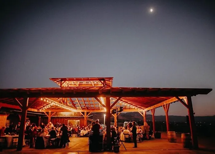 Hilltop Tavern And Inn Apple Valley