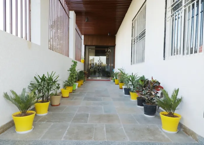 Pine Regency - Aravali'S Peak View Hotel Udaipur