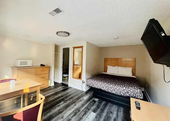 Borden Inn And Suites Angus