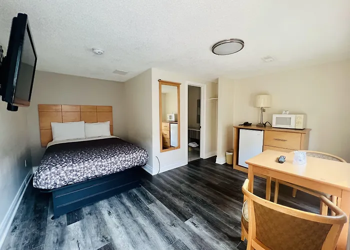 Borden Inn And Suites Angus