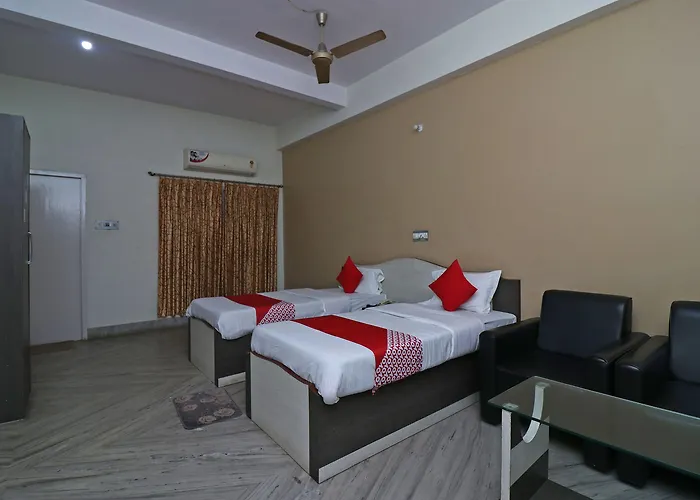 Oyo 37989 Hotel Debarshi Bankura