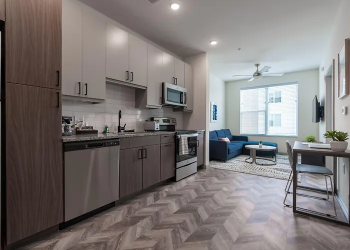 Yugo Guest Suites Urbana