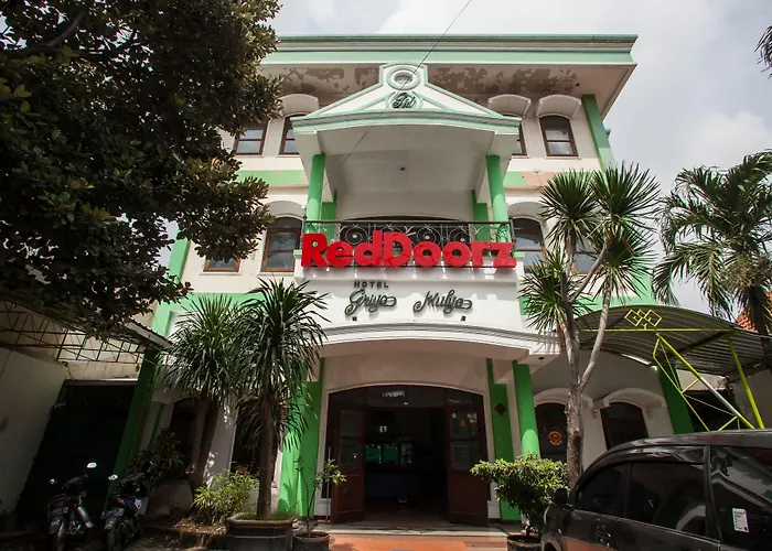 Reddoorz @ Genteng Surabaya 2