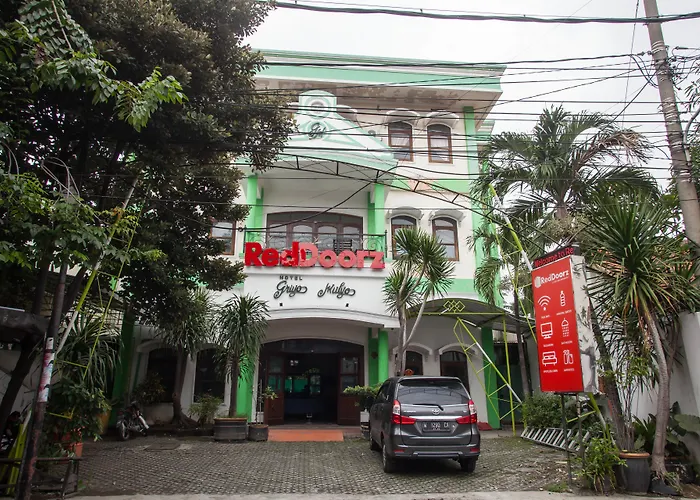 Reddoorz @ Genteng Surabaya 2