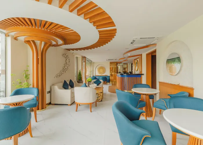 Umet Seaview Hotel With Free Airport Pick Up And Drop T&C Apply Malé