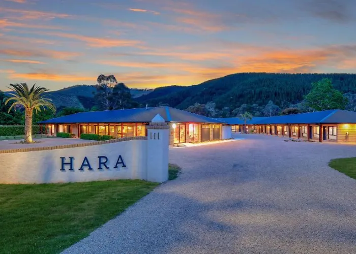 Hara House Hotel Bright