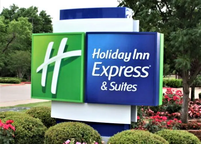 Holiday Inn Express & Suites - Detroit - Dearborn By Ihg