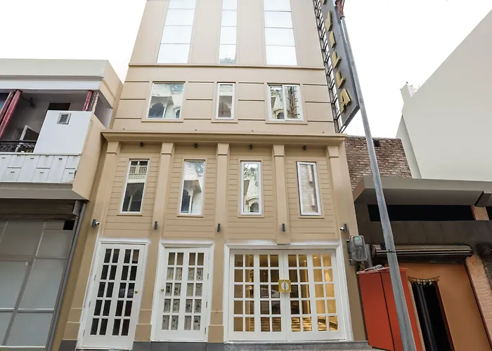Capital O 46981 Pinky Villa New Delhi
