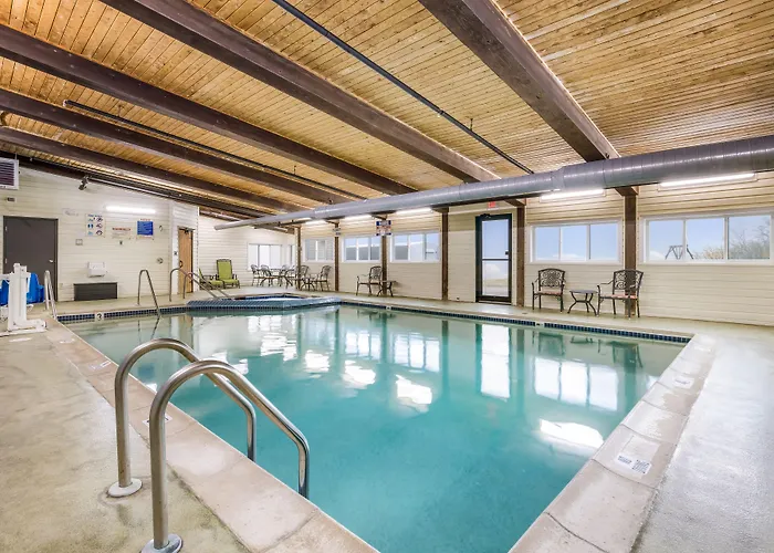 Baraga Lakeside Inn