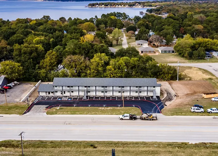 Extended Stay Gun Barrel City