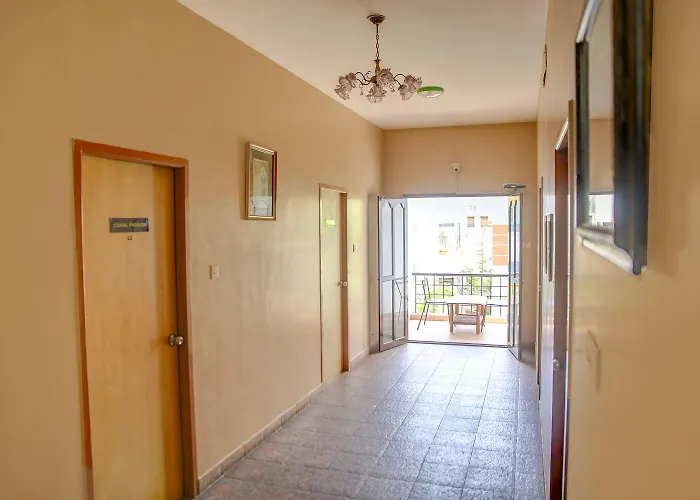 Fabhotel Hibiscus Stays - Nr Sholinganallur Water Lake & Vgp Aqua Kingdom Chennai