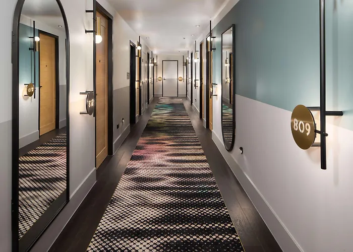 Qt Newcastle Hotel