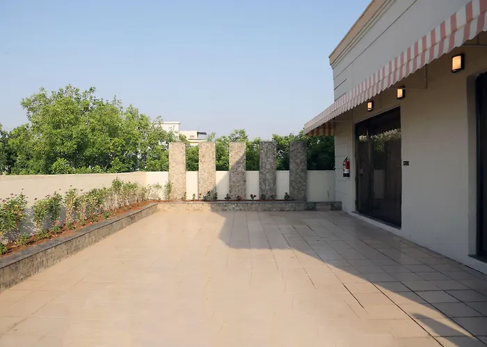 7 Apple Hotel - Viman Nagar Pune