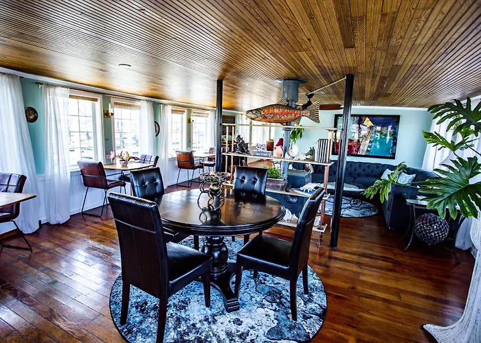 The Newport Belle Bed & Breakfast