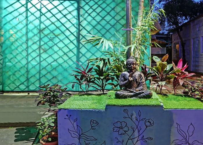 Itsy Hotels Kings L Den Homestay Mysore