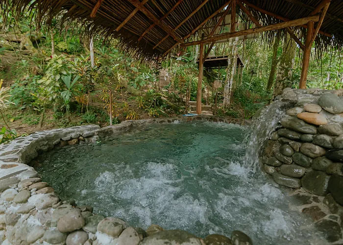 Oasis Diverse Adult Retreat Quepos