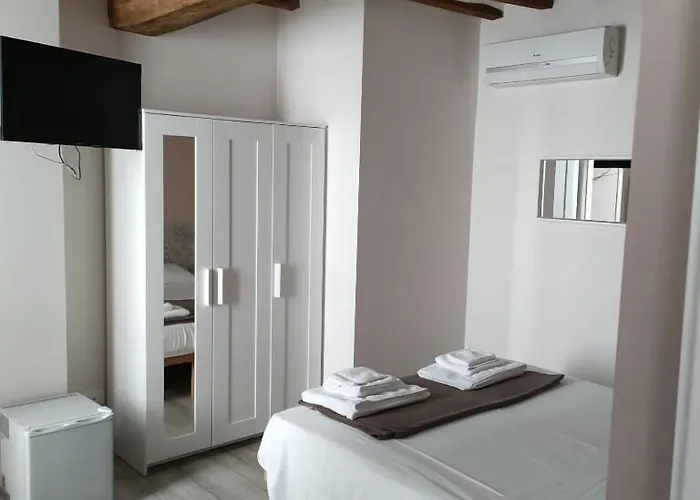 Residenza Borgo Guazzo - By Devona Rooms Parma