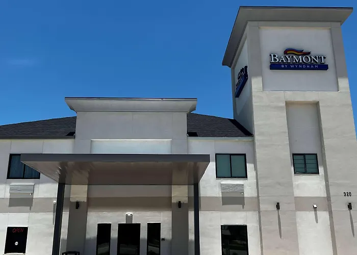 Baymont By Wyndham Freeport Texas Hotel