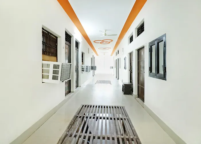 Oyo 38558 Shri Govind Dham Hotel Vrindavan