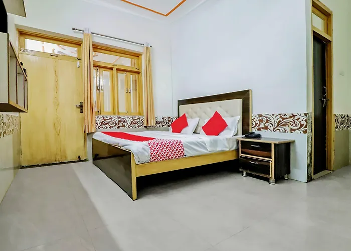 Oyo 38558 Shri Govind Dham Hotel Vrindavan
