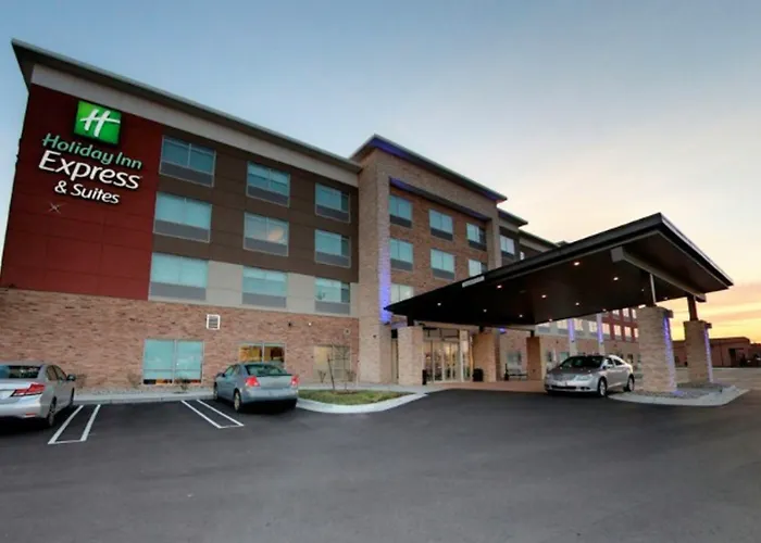 Holiday Inn Express & Suites - Detroit North - Roseville By Ihg