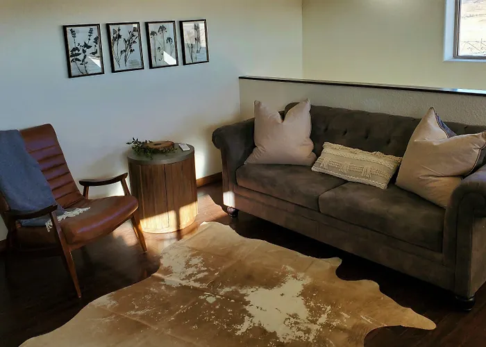 The Loft At Raz Hideaway Hotel Sturgis