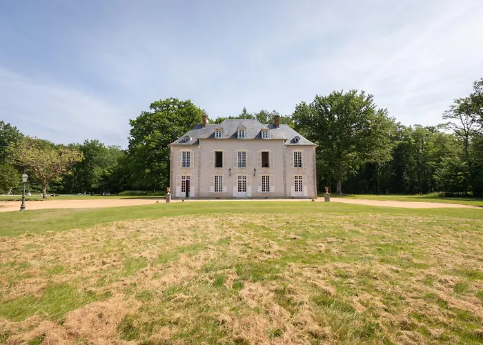 Charnay Plaisance, piscine, les chambres du chocolatier Daniel Mercier Vierzon