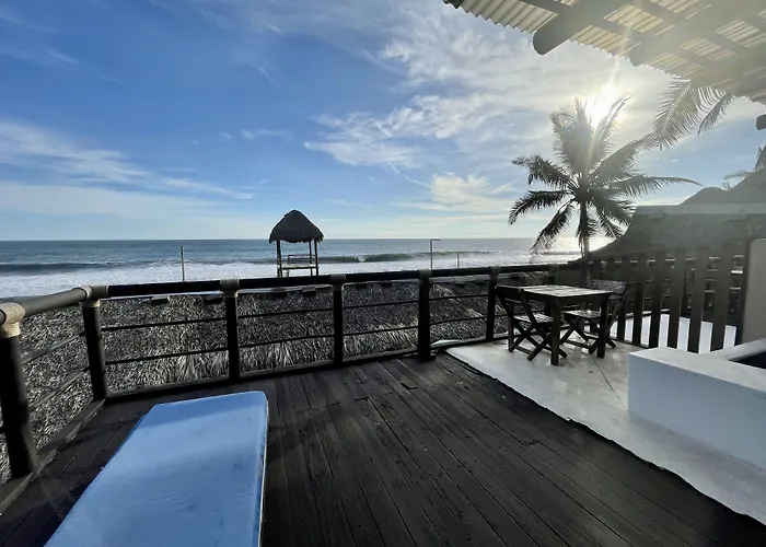 Johnnys Place Hotel Monterrico