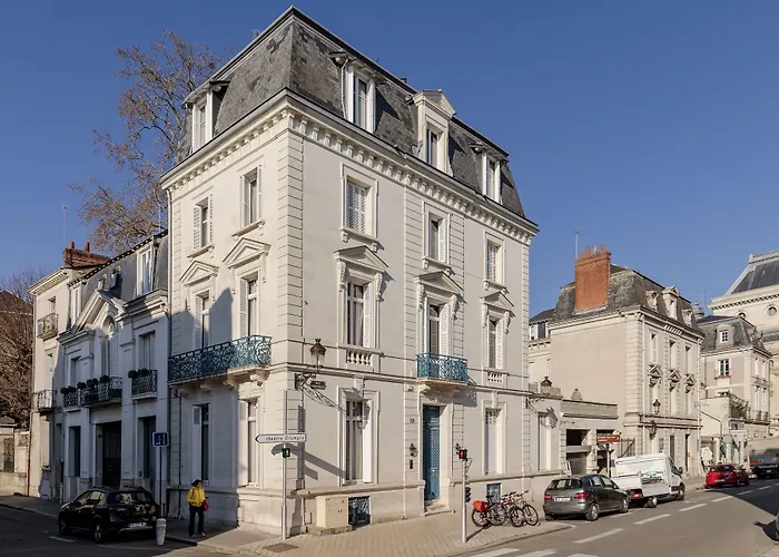 Frenchdoor Tours Corneille