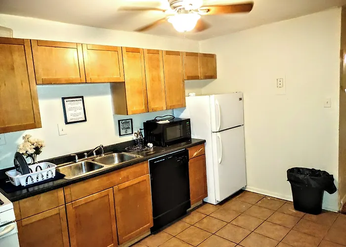 Twin Bunk-Style Bedroom Close To Downtown Baltimore