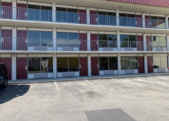 Super 8 By Wyndham Baltimore Northwest Windsor Mill