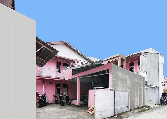 Hotel O Raja Homestay Syariah Pekanbaru