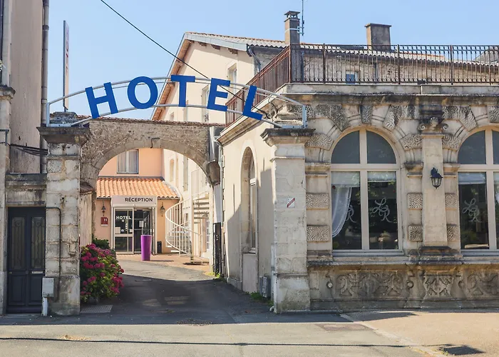 Hôtel Le Cheval Blanc Saint-Maixent-lʼÉcole