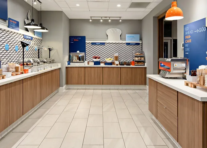 Holiday Inn Express & Suites Palm Desert - Millennium By Ihg