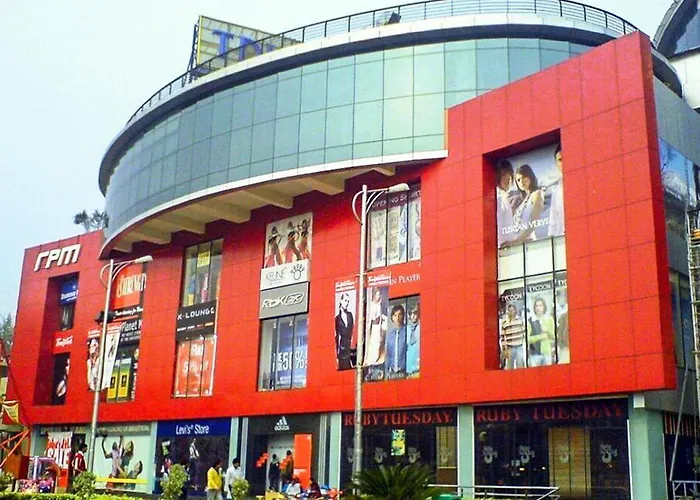 Hotel White Saffron Delhi 