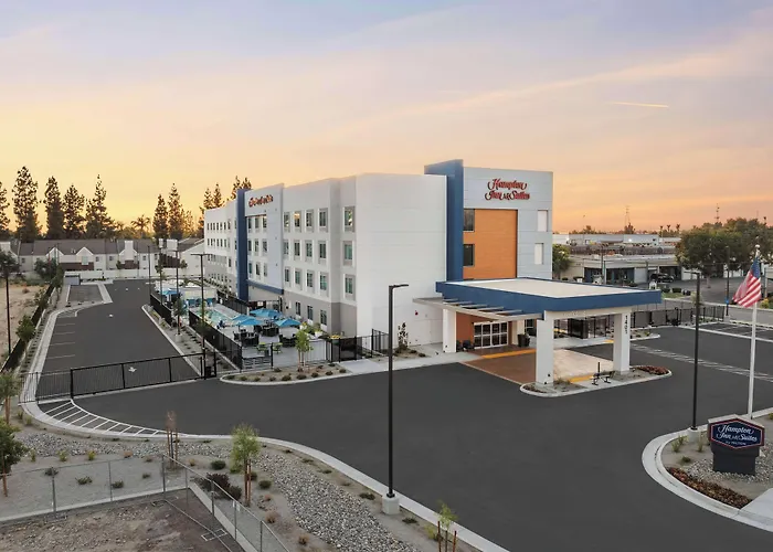 Hampton Inn&Suites Bakersfield Central