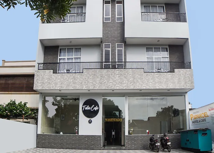 Super Oyo Capital O 92066 Papakoel Hotel & Cafe Medan