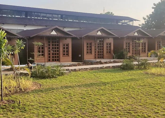 Nirvana Resort And Restaurant Garudeshwar