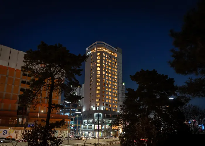 Urban-Est Hotel Goyang