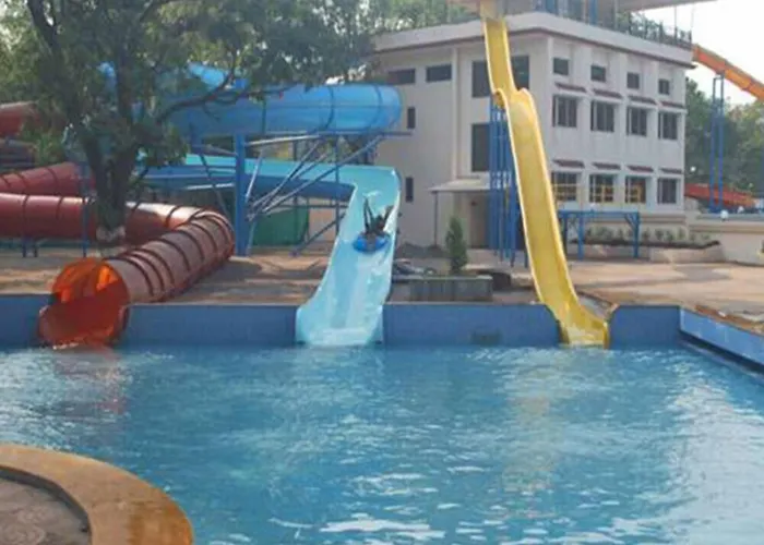 United 21 Retreat, Lonavala Hotel