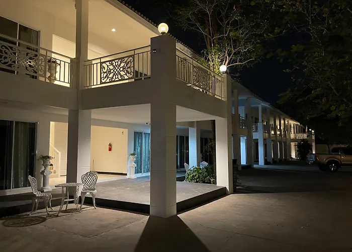 Ivory House Sriracha Hotel Si Racha